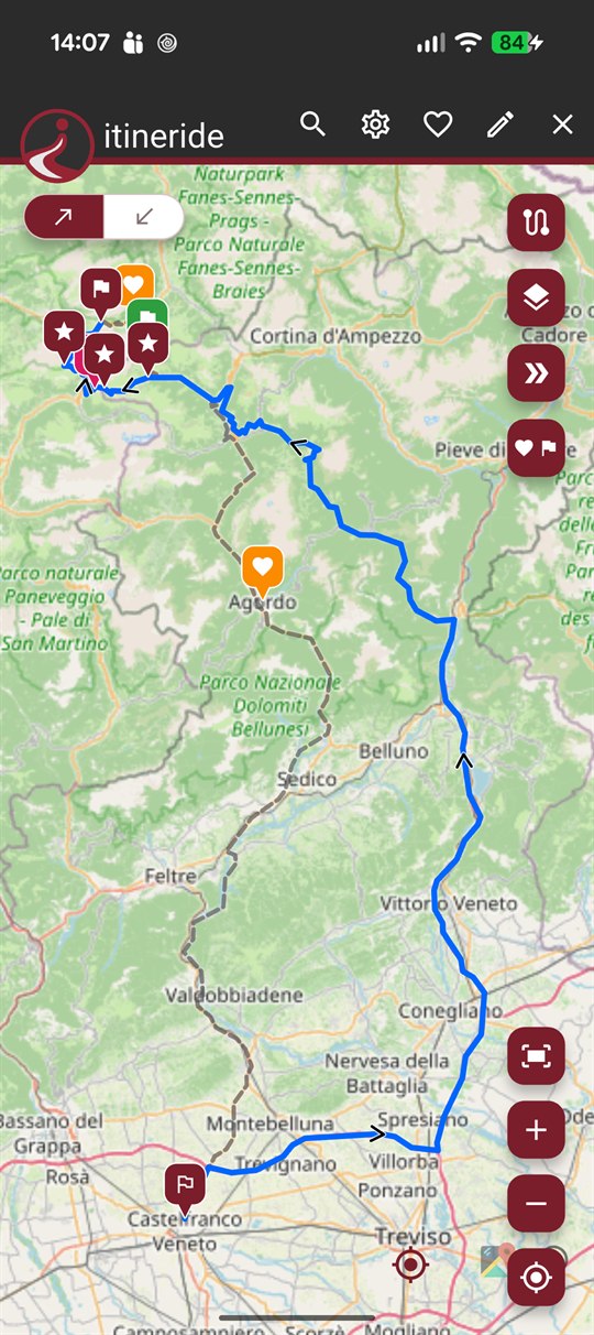 itineride showing a motorcycle route through the Dolomites